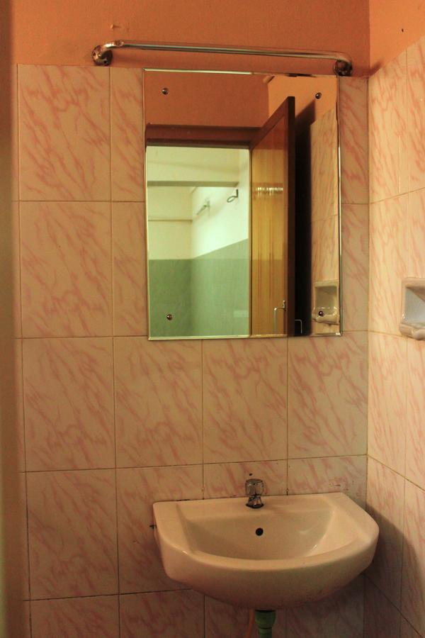 Hotel Sukhvas Тривандрум Экстерьер фото