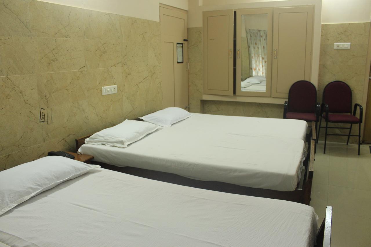 Hotel Sukhvas Тривандрум Экстерьер фото