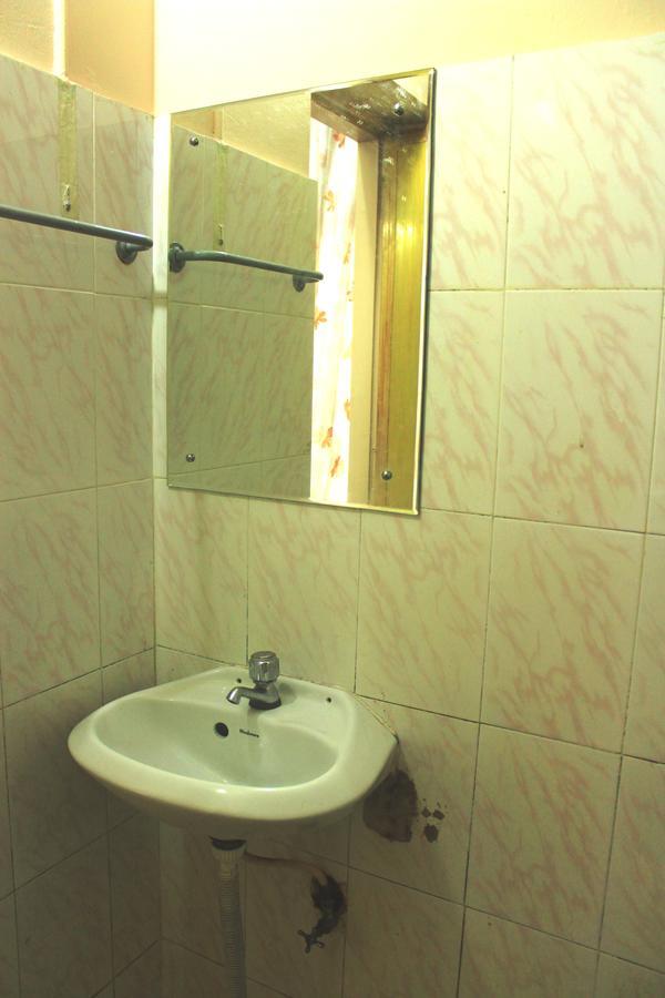 Hotel Sukhvas Тривандрум Экстерьер фото
